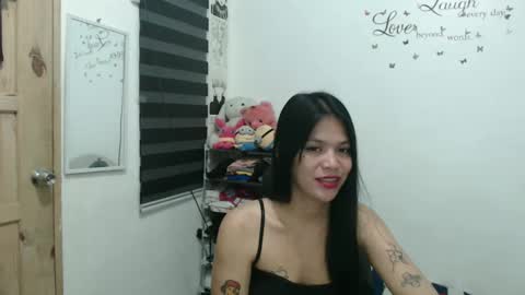 Snapshot of urpreciouspinayxxx chatting on February 11, 2025, 6:22 pm hi im kim online show from February 11, 2025, 6:22 pm
