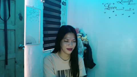 Snapshot of urpreciouspinayxxx chatting on February 20, 2025, 2:07 am hi im kim online show from February 20, 2025, 2:07 am