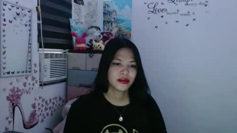 hi im kim online show from October 20, 2025, 12:33 am