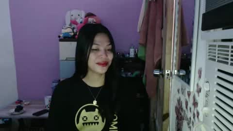 hi im kim online show from October 27, 2025, 12:58 am