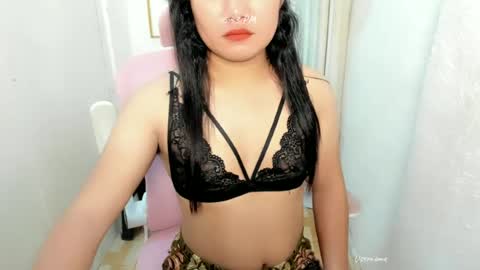 Snapshot of ursexy_cristal chatting on July 3, 2026, 10:43 am ursexy_cristal online show from July 3, 2026, 10:43 am