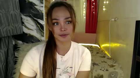 Snapshot of ursexy_debra chatting on December 18, 2024, 1:56 pm TYRA online show from December 18, 2024, 1:56 pm