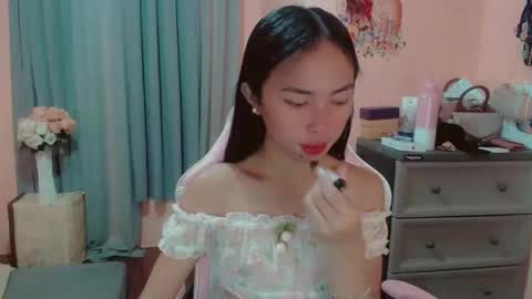 Snapshot of ursexy_michelle chatting on December 3, 2024, 4:36 am Your Future Michelle online show from December 3, 2024, 4:36 am