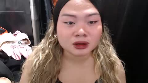 xaica online show from October 18, 2025, 3:09 am