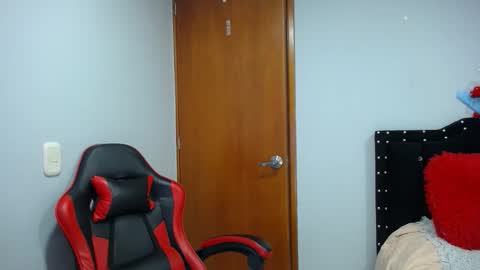 Eveling Blanco  online show from April 6, 2026, 8:54 pm