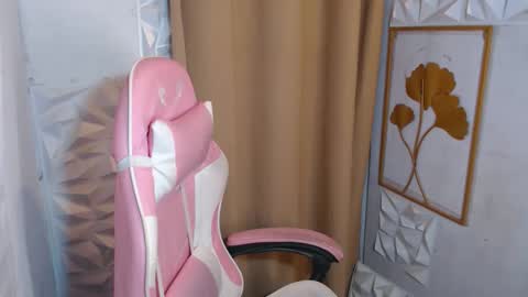 Snapshot of ursweetkittyxxx chatting on November 2, 2025, 6:10 pm KITTY online show from November 2, 2025, 6:10 pm