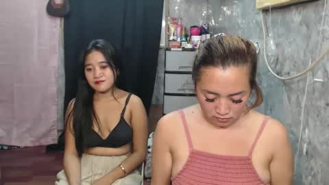 Snapshot of ursweetpinky chatting on April 23, 2026, 12:12 am ursweetpinky online show from April 23, 2026, 12:12 am