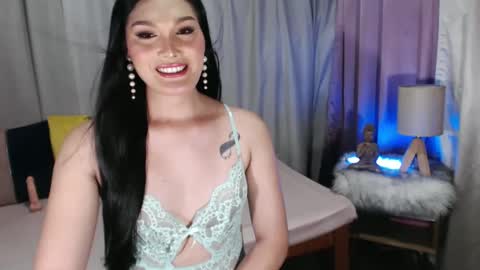 Snapshot of ursweetts69 chatting on February 25, 2025, 2:25 am Camela online show from February 25, 2025, 2:25 am
