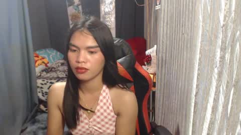 Snapshot of urtereshameow chatting on February 18, 2025, 5:20 am urtereshameow online show from February 18, 2025, 5:20 am