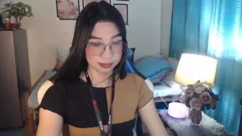 Snapshot of urwetasianprincessxx chatting on February 18, 2025, 10:38 am Ashley Kate Mateo Gray online show from February 18, 2025, 10:38 am