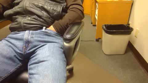 Snapshot of useemie chatting on November 20, 2025, 9:14 pm useemie online show from November 20, 2025, 9:14 pm