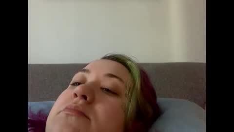 usefulhole online show from September 14, 2025, 5:23 pm