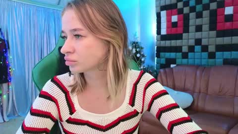 Snapshot of uvrays999 chatting on December 31, 2024, 10:12 pm Leila online show from December 31, 2024, 10:12 pm