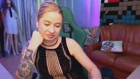 Leila online show from November 27, 2025, 6:26 am