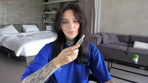 Eva online show from December 17, 2025, 8:20 am