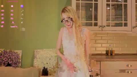 Chloe online show from March 23, 2026, 8:35 pm