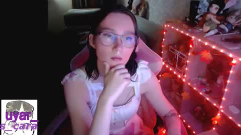 Cara online show from October 8, 2025, 2:14 pm