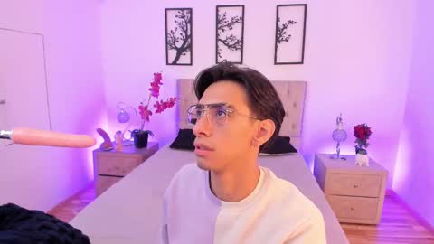 UYUKIE online show from October 17, 2025, 11:57 am