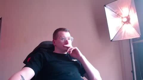 vacation__ online show from April 17, 2026, 2:42 pm