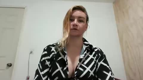 vagimosa online show from October 3, 2025, 5:26 am