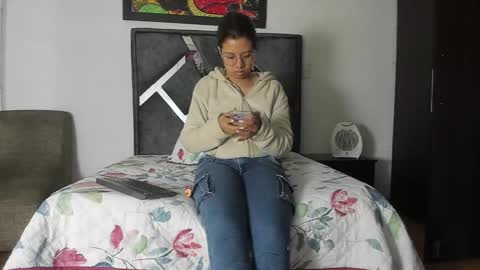 Vahiolet smith online show from October 30, 2025, 2:57 am