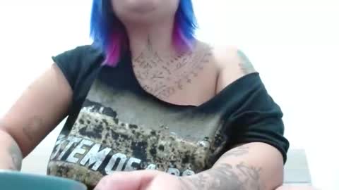 Vah Oliver online show from November 9, 2025, 7:12 pm