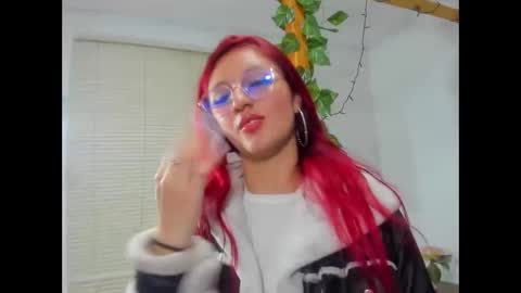 vaiiolett__ online show from November 25, 2025, 12:27 pm