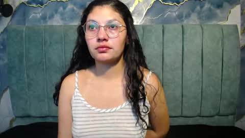Snapshot of vainilla_cam chatting on March 22, 2026, 1:53 am Vainilla online show from March 22, 2026, 1:53 am