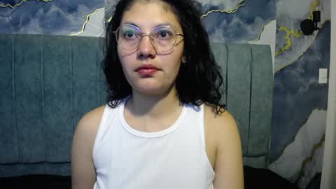 Snapshot of vainilla_cam chatting on April 8, 2026, 4:07 pm Vainilla online show from April 8, 2026, 4:07 pm