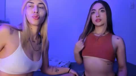 Snapshot of vaiolett_69 chatting on May 6, 2026, 5:03 am vaiolett_69 online show from May 6, 2026, 5:03 am