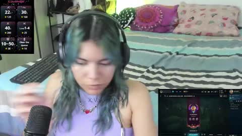 Vaiolet1314 online show from January 12, 2026, 2:06 am