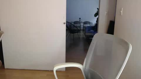 vajkito online show from October 4, 2025, 2:31 am