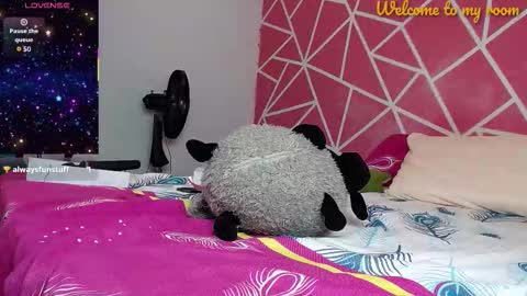 valentina online show from October 9, 2025, 3:37 am