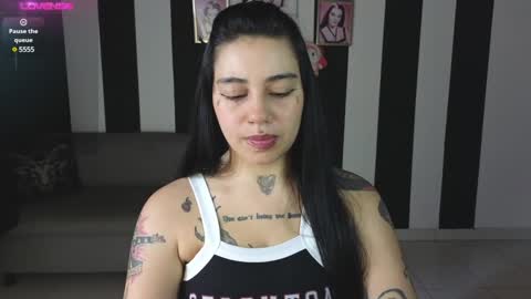 Snapshot of val_bardot1 chatting on January 3, 2025, 7:27 am first of all... who are u online show from January 3, 2025, 7:27 am
