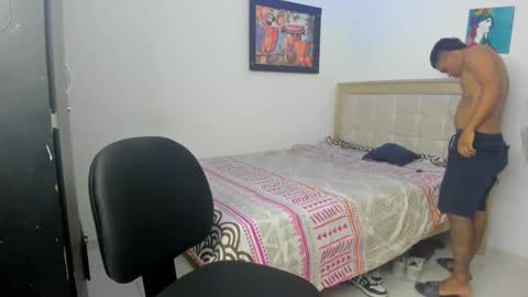 Snapshot of val_sex02 chatting on January 27, 2025, 12:37 pm val_sex02 online show from January 27, 2025, 12:37 pm