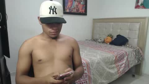 Snapshot of val_sex02 chatting on February 2, 2025, 5:21 am val_sex02 online show from February 2, 2025, 5:21 am