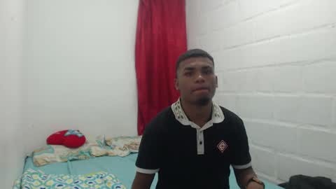 Snapshot of val_sex02 chatting on February 5, 2025, 4:27 am val_sex02 online show from February 5, 2025, 4:27 am