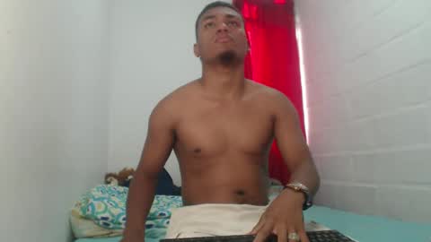 Snapshot of val_sex02 chatting on February 8, 2025, 5:39 pm val_sex02 online show from February 8, 2025, 5:39 pm