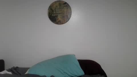 valarieak online show from October 4, 2025, 1:53 pm