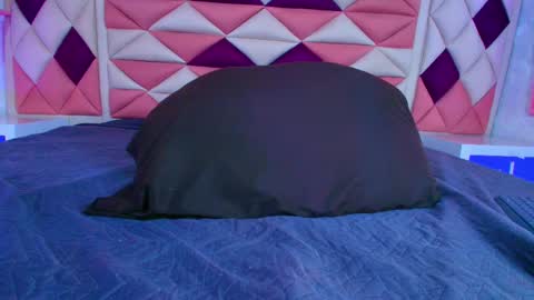 Valentina online show from October 10, 2025, 7:24 pm