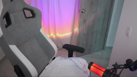 valecute01 online show from October 2, 2025, 3:02 am