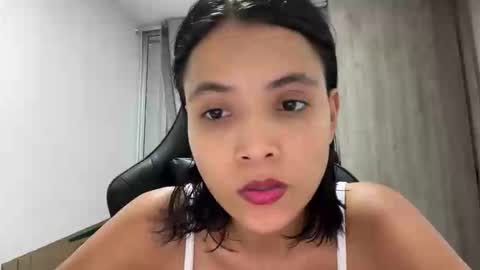 valecute01 online show from January 14, 2026, 4:51 am