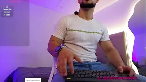 valenssio_moretti online show from August 8, 2026, 1:30 am