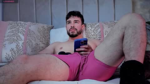 Snapshot of valenthinoking chatting on October 15, 2025, 3:50 am valenthinoking online show from October 15, 2025, 3:50 am