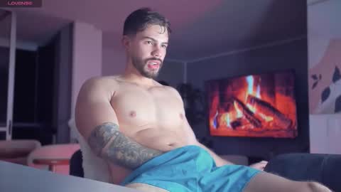 Snapshot of valenthinoking chatting on February 3, 2026, 2:53 am valenthinoking online show from February 3, 2026, 2:53 am
