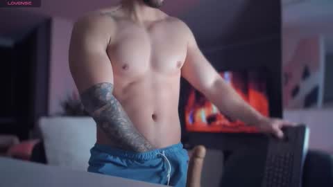 Snapshot of valenthinoking chatting on February 3, 2026, 6:40 am valenthinoking online show from February 3, 2026, 6:40 am