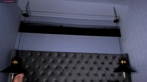 Valentin0 online show from November 12, 2025, 7:46 pm