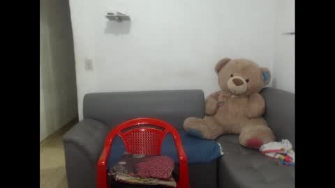 valentina028 online show from March 5, 2025, 8:00 am