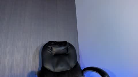 Valentina  Dolls online show from February 2, 2026, 8:29 pm