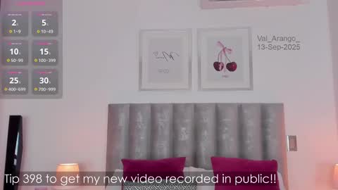 Val arango  online show from September 13, 2025, 11:04 pm